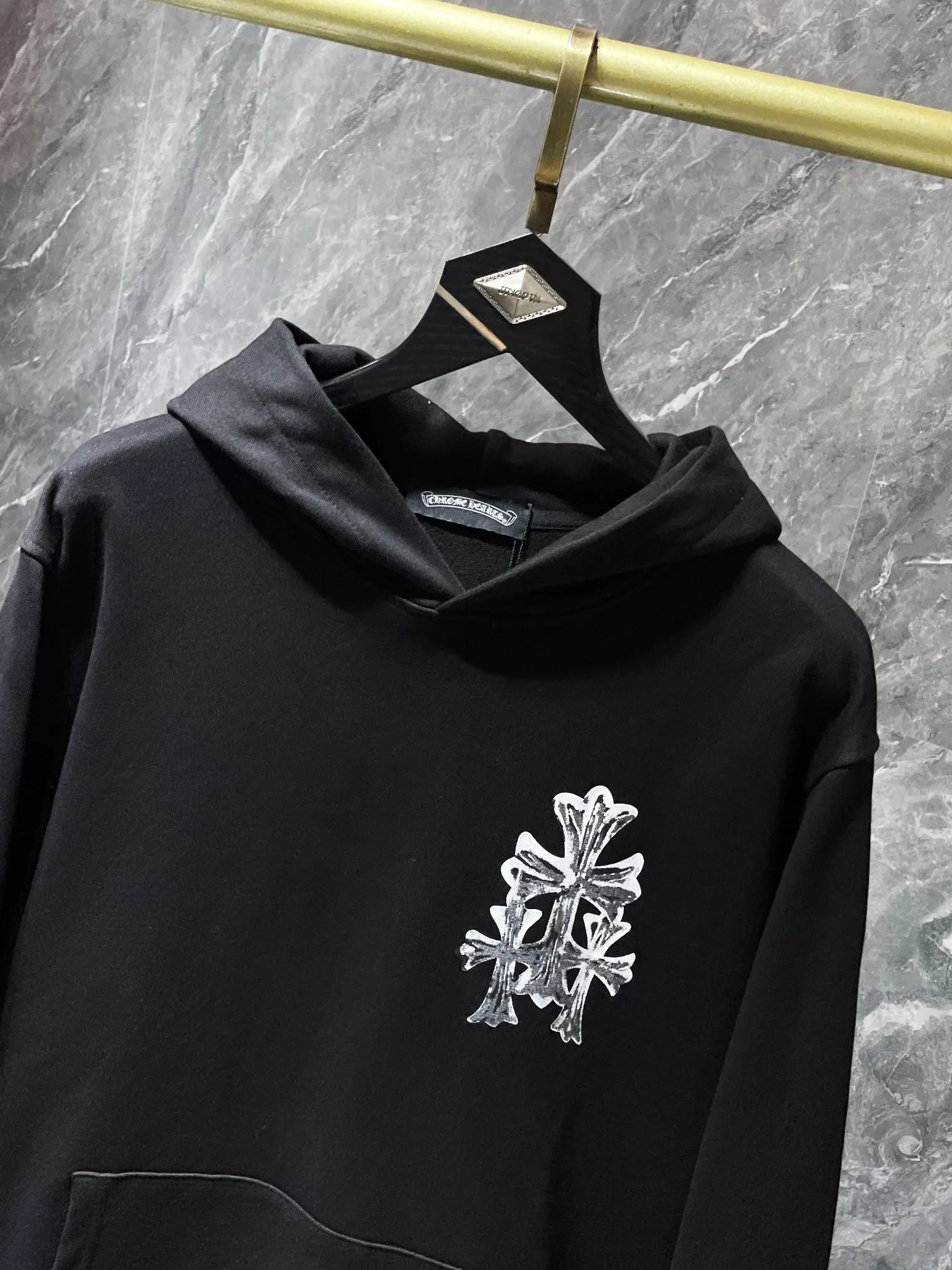 P246 Chrome Hearts Autumn and Winter 2025 Counter Synchronization ❤️ Chrome Sanskrit hooded sweatshirt High version embroidery ➕ Leather version Improved customized version 1:1 high-weight high-quality fabric 🌈Recommended colors: white black 🌈 Size: S, M, L, XL